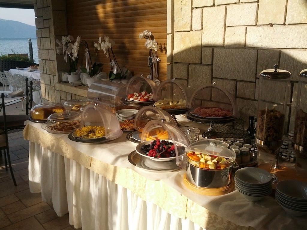 Bed and Breakfast Torre Degli Ulivi Tignale Exterior foto