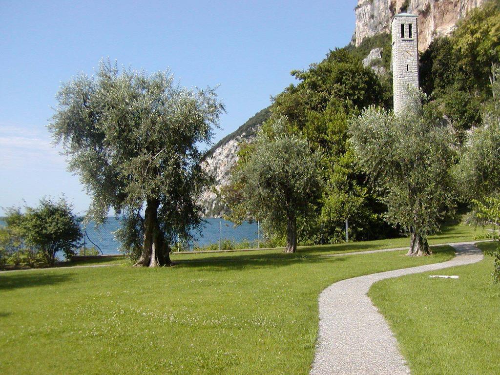Bed and Breakfast Torre Degli Ulivi Tignale Exterior foto