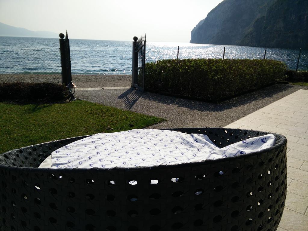 Bed and Breakfast Torre Degli Ulivi Tignale Exterior foto