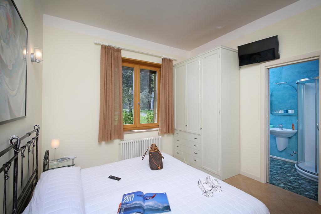 Bed and Breakfast Torre Degli Ulivi Tignale Exterior foto